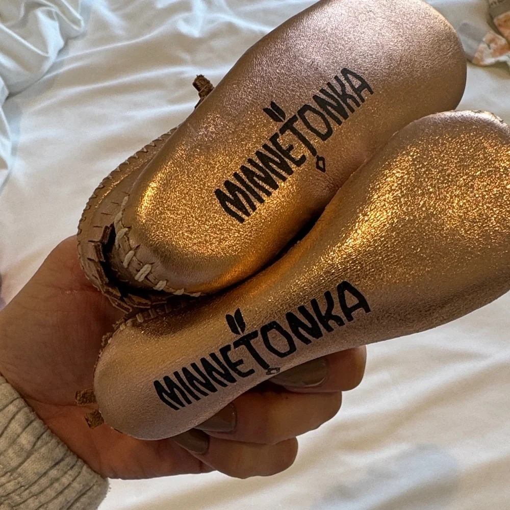 Minnetonka adorable gold